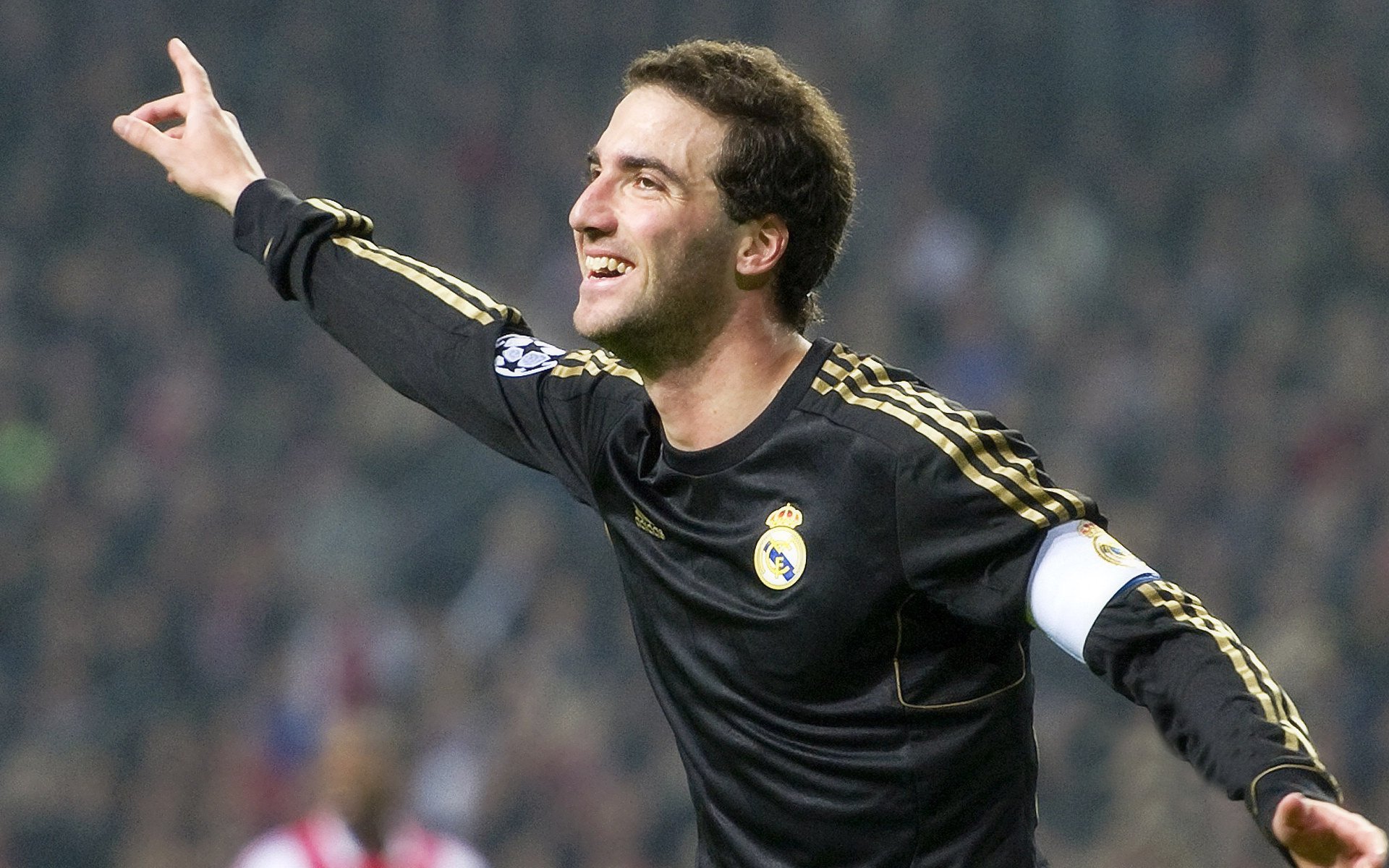 从鹈鹕的雷霆终结到霍勒迪的2026接管,唯一性如何塑造体育传奇